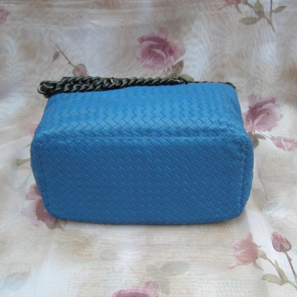 NEW Bottega Veneta Intrecciato Blue Leather Bag - Picture 6 of 16